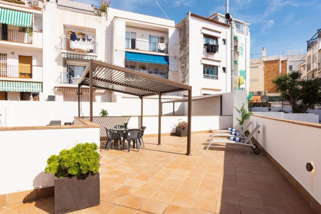 Lucas House Apartments By Sitges Group Екстер'єр фото